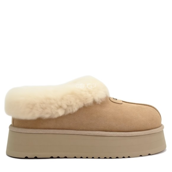 Женские слипоны на платформе Ugg Platform Slipper Sand